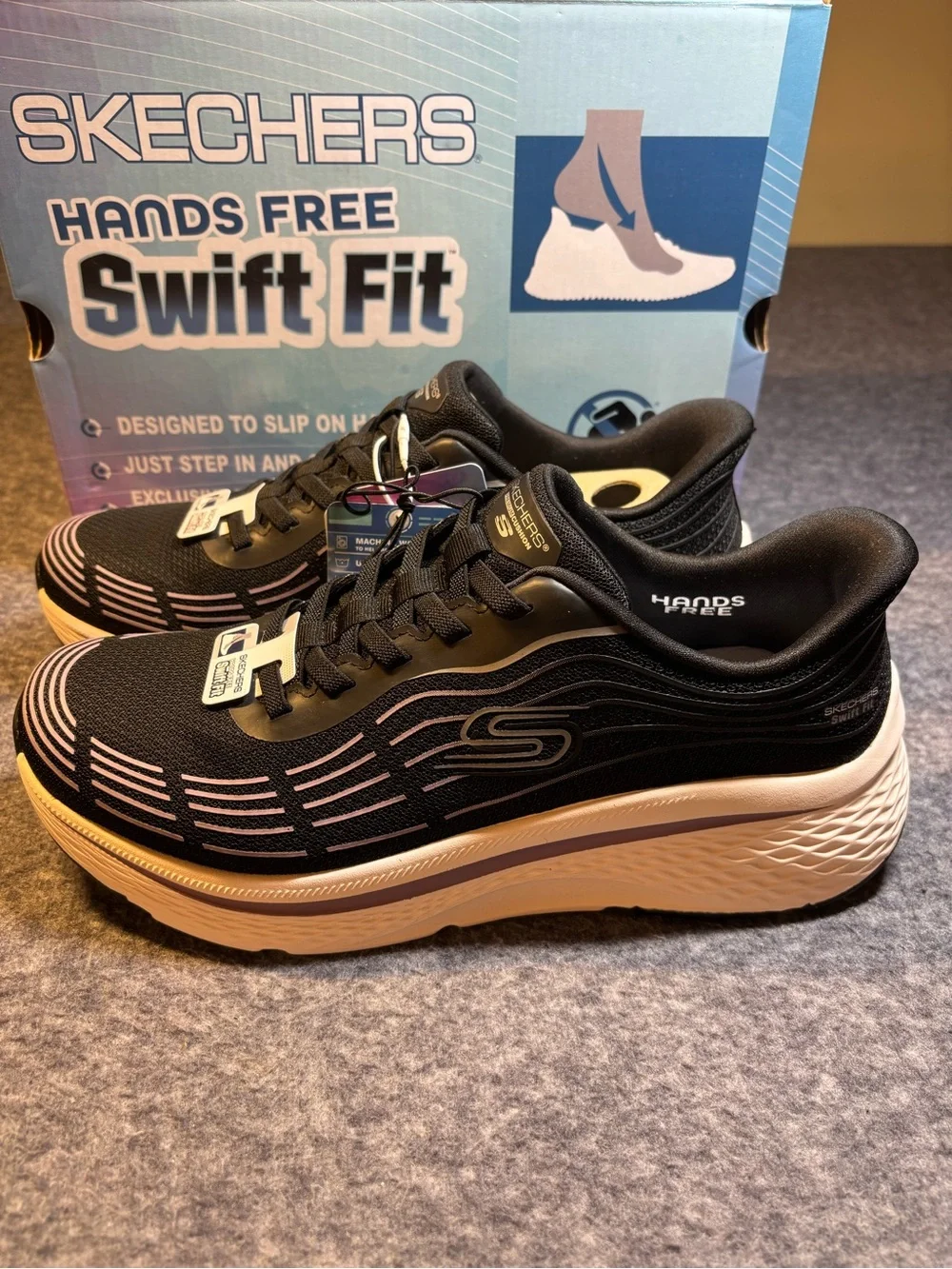 Skechers Hands Free Swift Fit Sneakers in Black and Purple Women’s Size 10